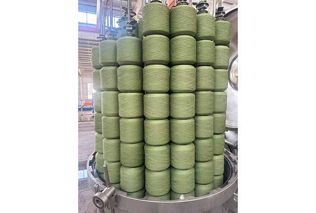 Boyalı dikiş ipliği